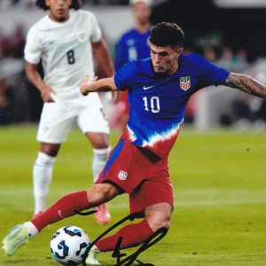 Christian Pulisic Captain America USA Soccer World Cup 2026 Signed Autograph 8x10 Photo With PSA/DNA COA A (Copy)