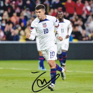 Christian Pulisic Captain America USA Soccer World Cup 2026 Signed Autograph 8x10 Photo With PSA/DNA COA A (Copy)